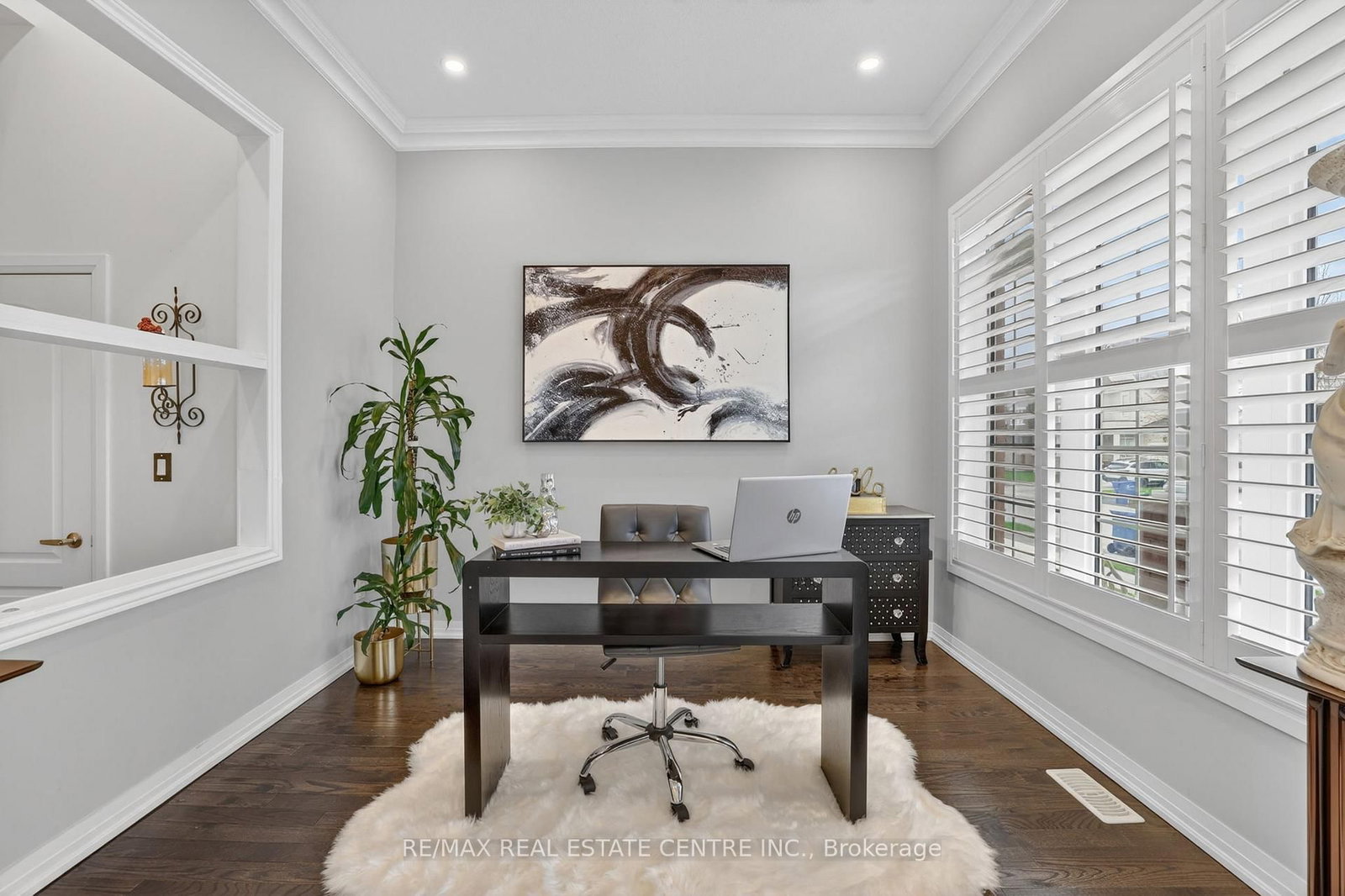 27 Drew Brown Boulevard • Orangeville, ON photo 4