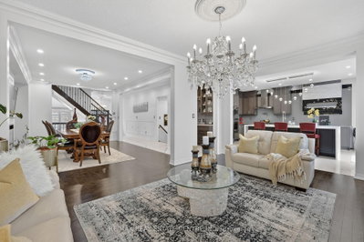 27 Drew Brown Boulevard • Orangeville, ON photo 9