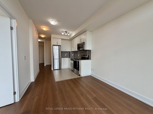 1601 - 840 Queens Plate Drive