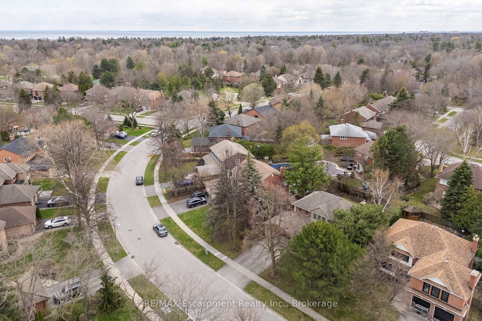 392 Aspen Forest Drive • Oakville, ON photo 48
