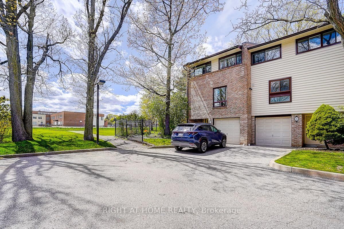 2020 South Millway • #26 • Mississauga, ON photo 3