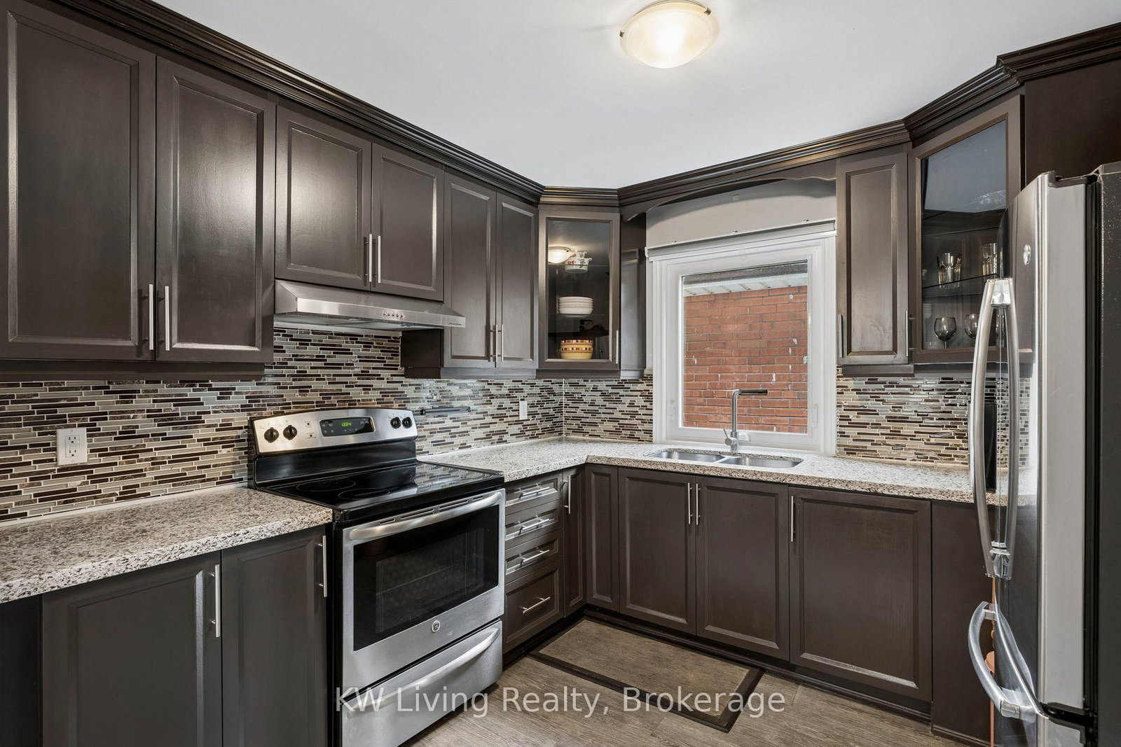 116 Seventh Street • Toronto, ON photo 8