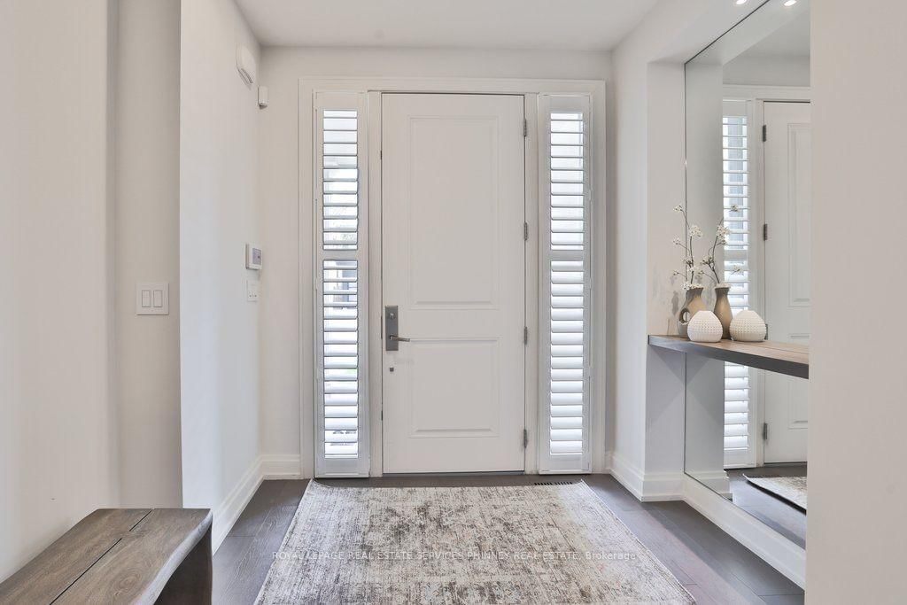 6 Iroquois Avenue • Mississauga, ON photo 3