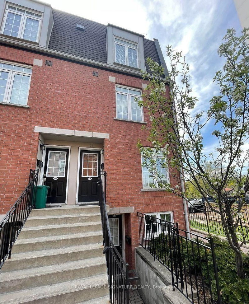 home for lease on 218-870 Jane Street