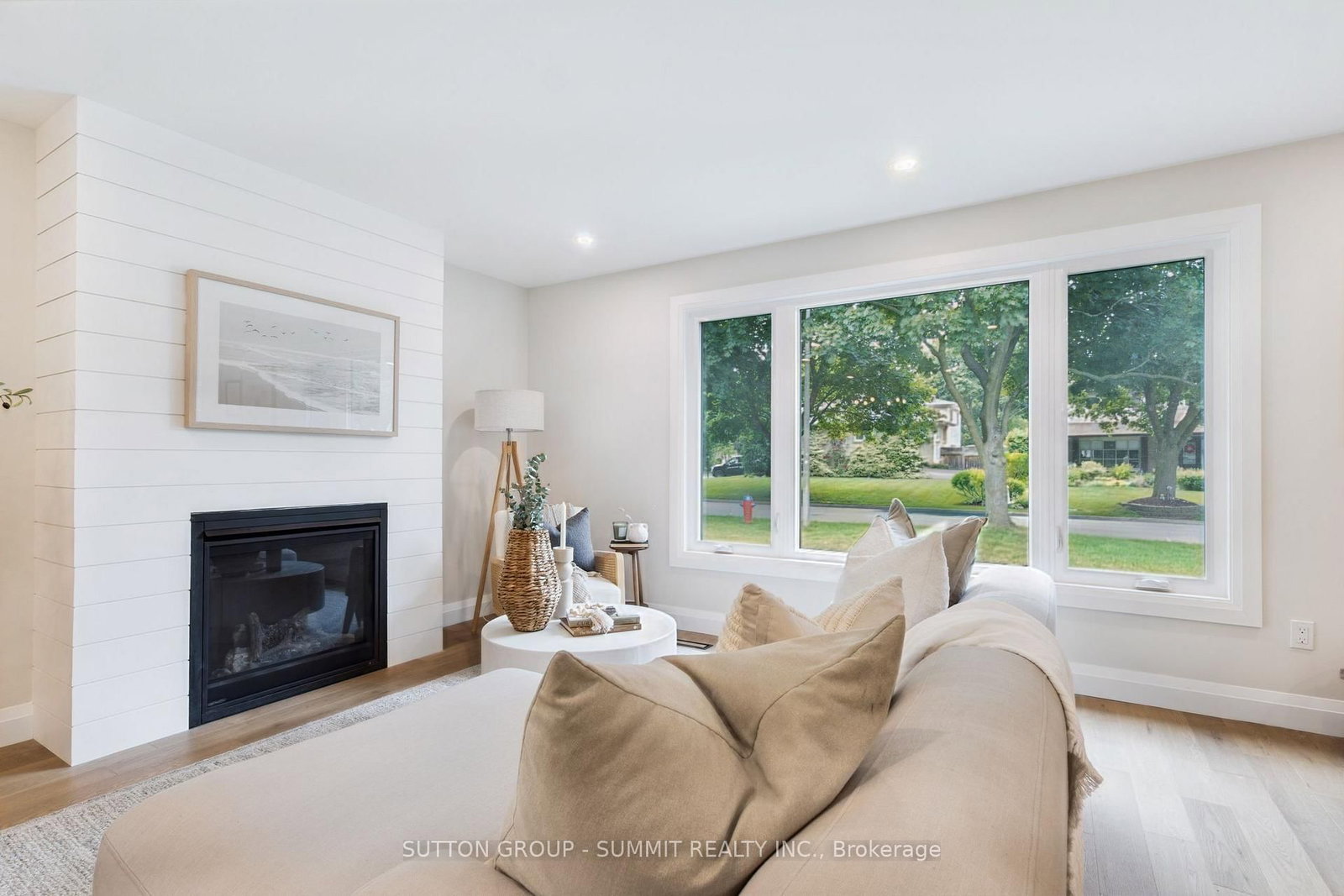 1414 Dewbourne Crescent • Burlington, ON photo 8