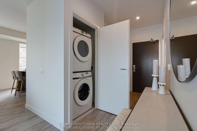 Unit B0402 — 133 BRONTE Road — photo 5