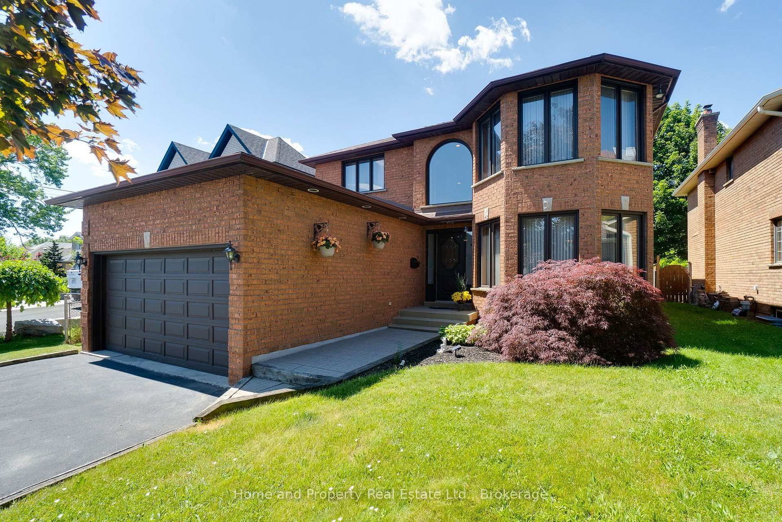 Detached House for sale at 2560 Rugby Road, Mississauga, Ontario, L5B 1T2 - Cooksville - MLS: W13540326