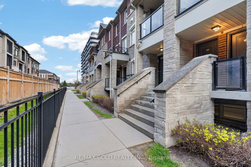200 Veterans Dr #48, Brampton, Ontario