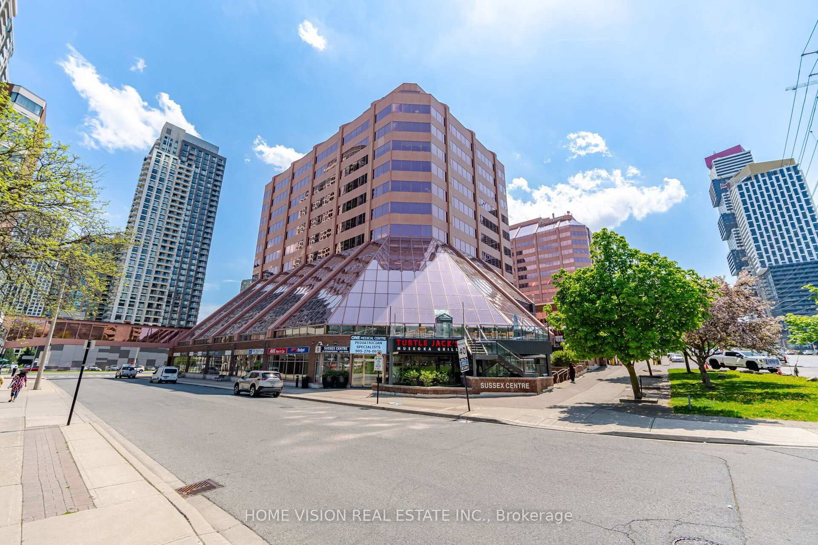 50 Burnhamthorpe Road W, Unit 106 - Photo 39