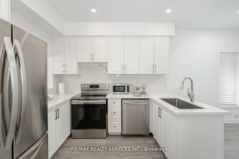 17 Dawes Brampton,ON L6X 0R8 — Photo 10