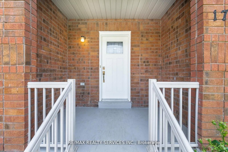 17 Dawes Brampton,ON L6X 0R8 — Photo 4