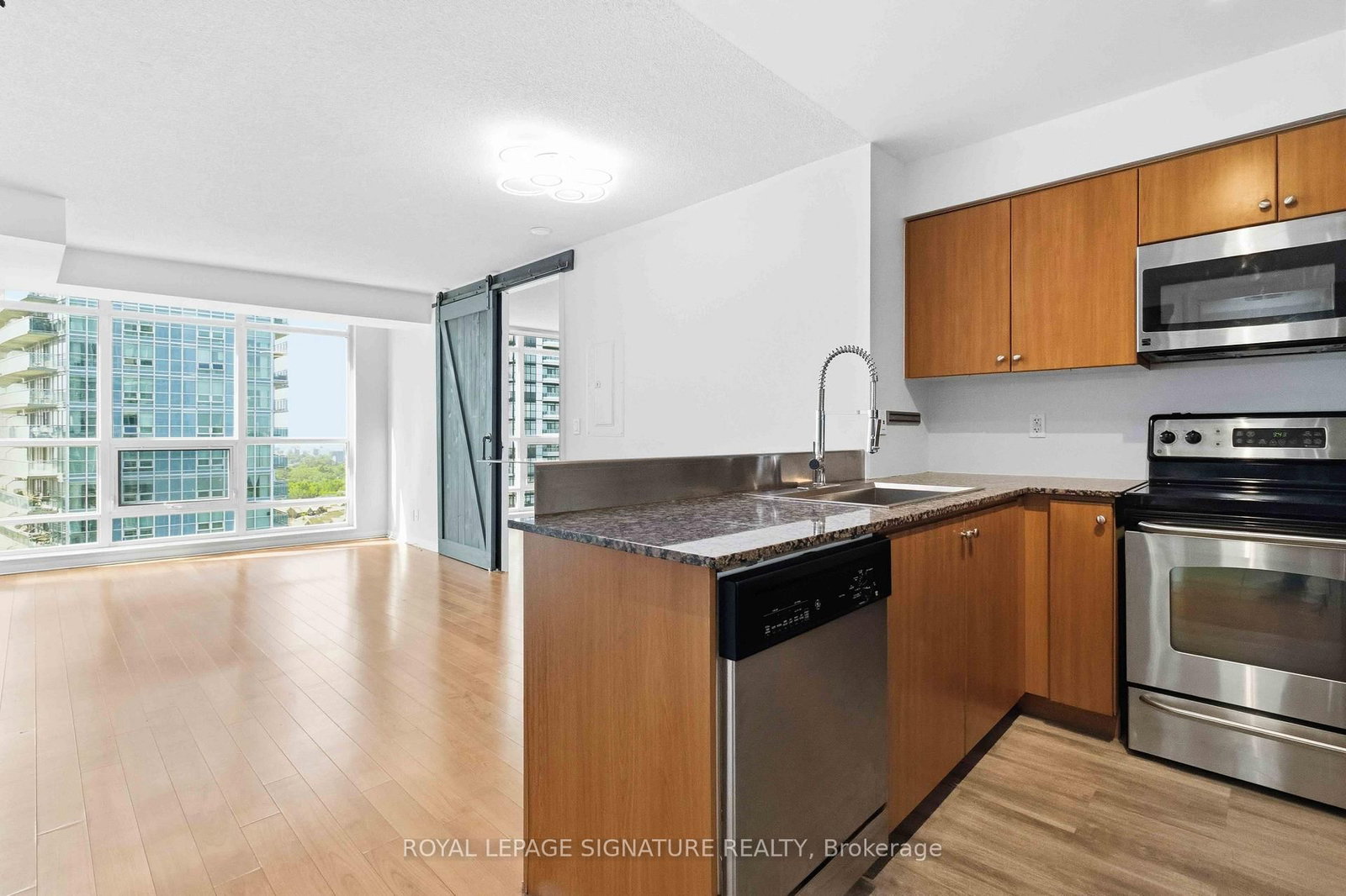 185 Legion Road N • #1812 • Toronto, ON photo 8