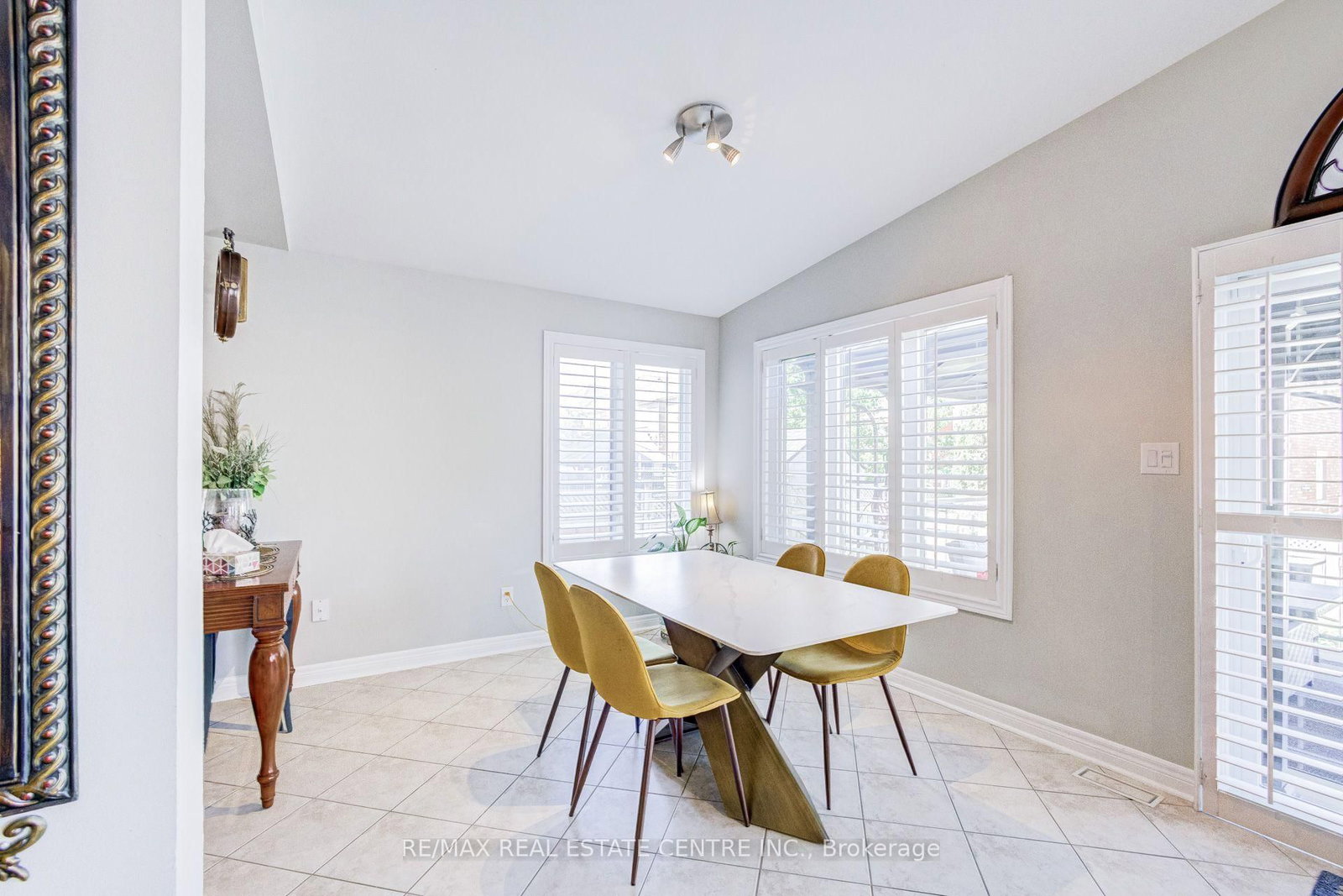 5588 Doctor Peddle Crescent • Mississauga, ON photo 17