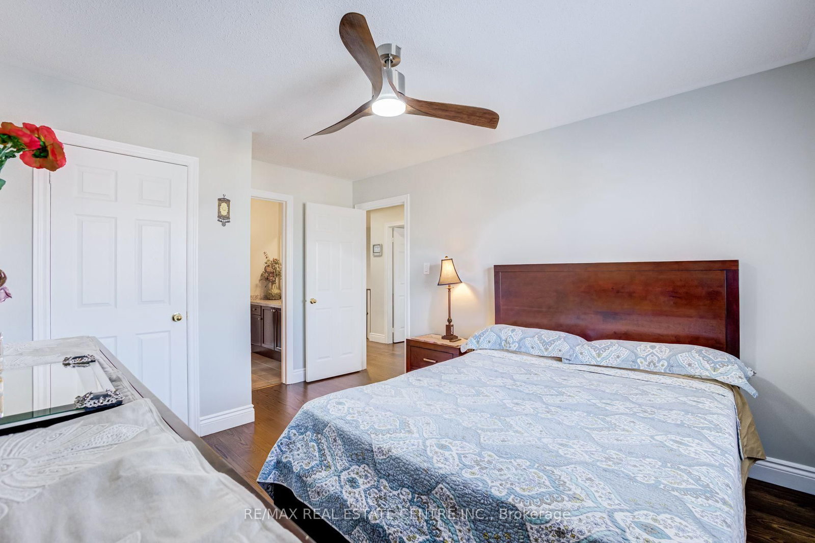 5588 Doctor Peddle Crescent • Mississauga, ON photo 31