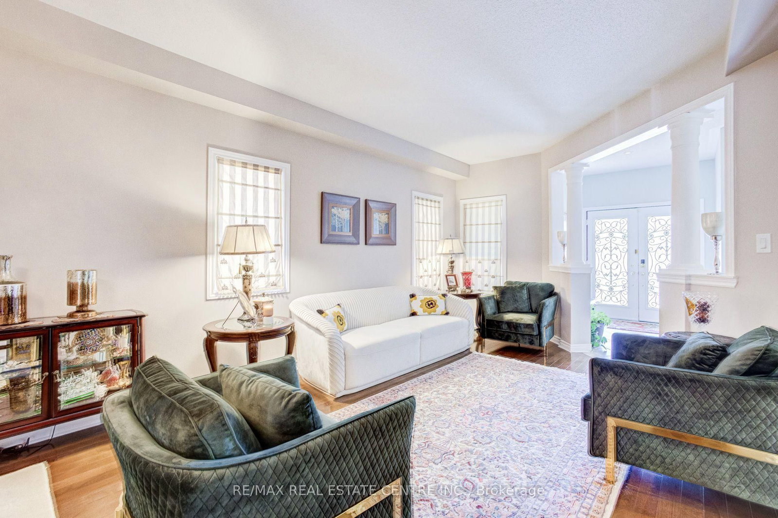 5588 Doctor Peddle Crescent • Mississauga, ON photo 7