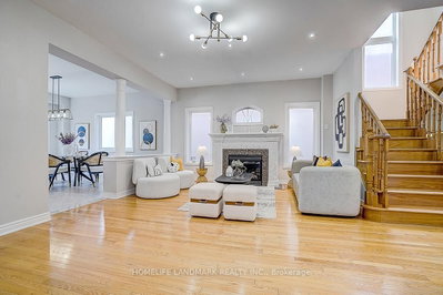 2455 Felhaber Crescent — more photos