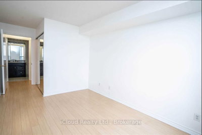 Unit 906 — 135 Hillcrest Avenue — photo 2