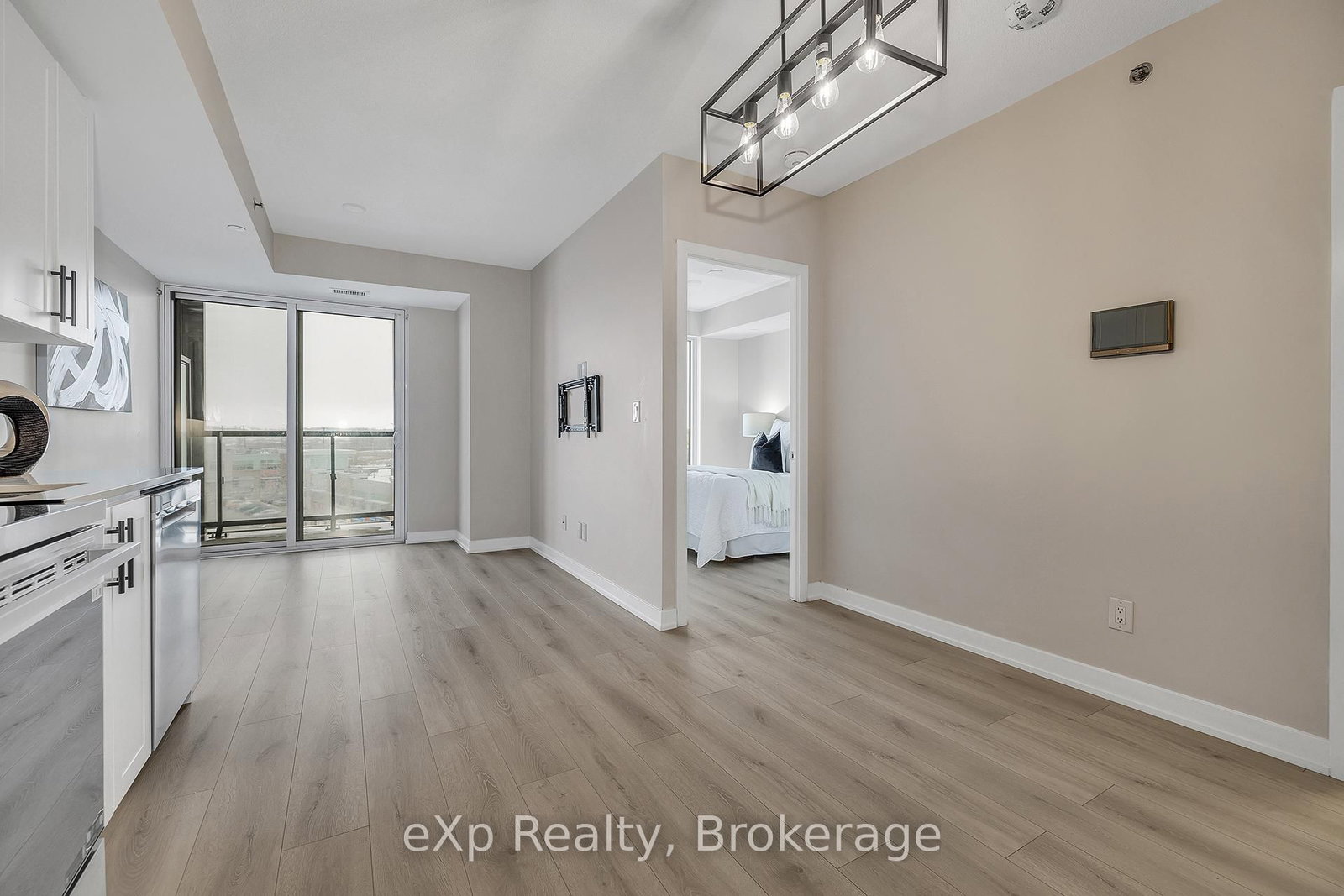 3210 Dakota Common • #A614 • Burlington, ON photo 32