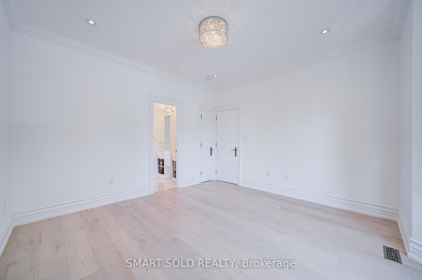 201 Burnhamthorpe Road • Toronto, ON photo 36