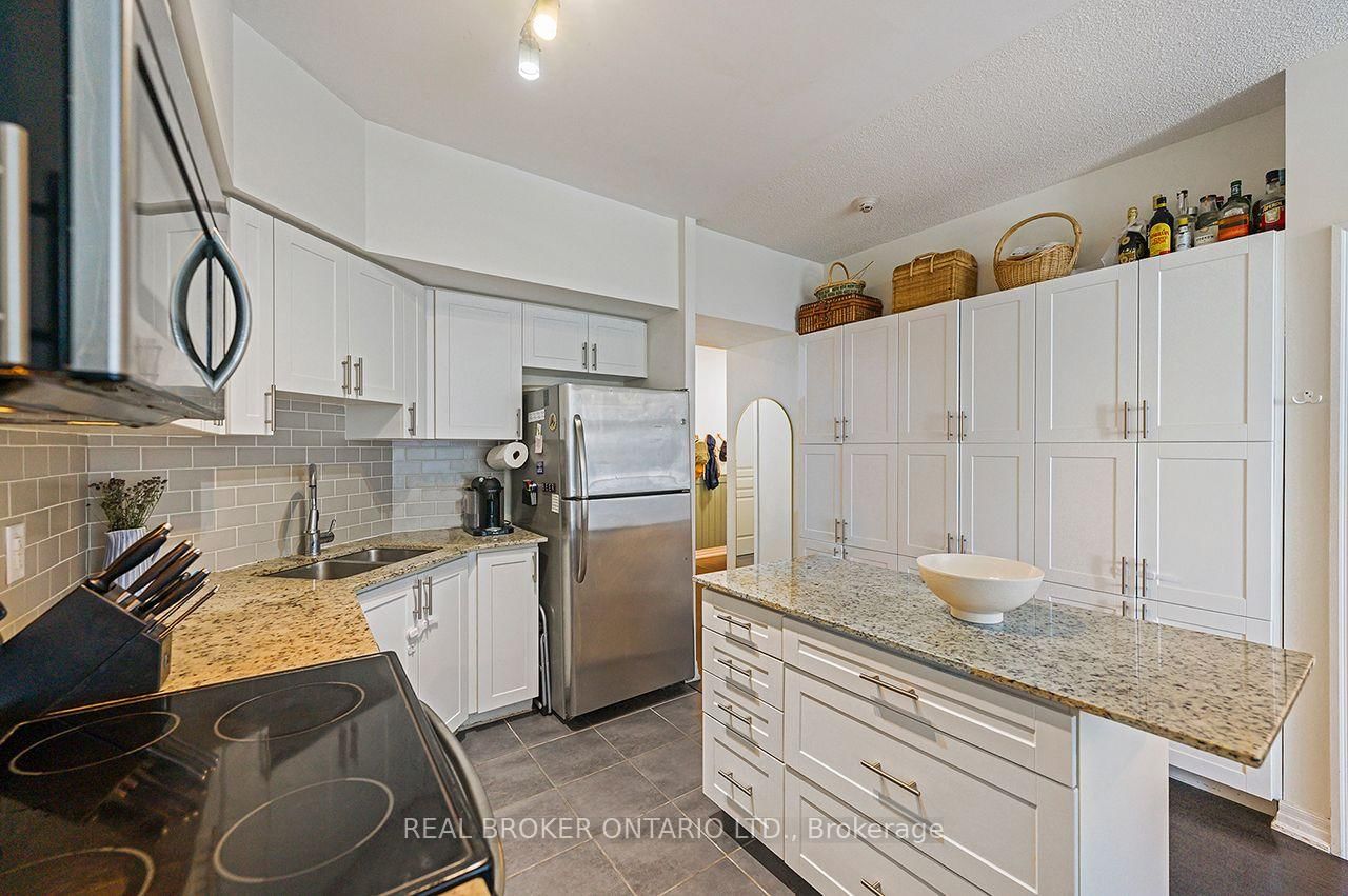 1940 Ironstone Drive • #403 • Burlington, ON photo 11