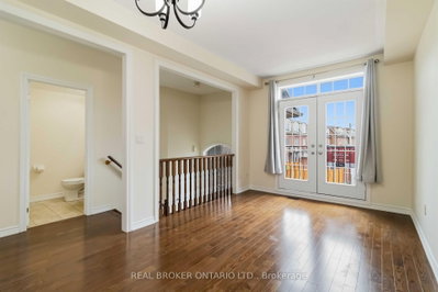 Unit MAIN — 27 Mccartney Street — photo 4