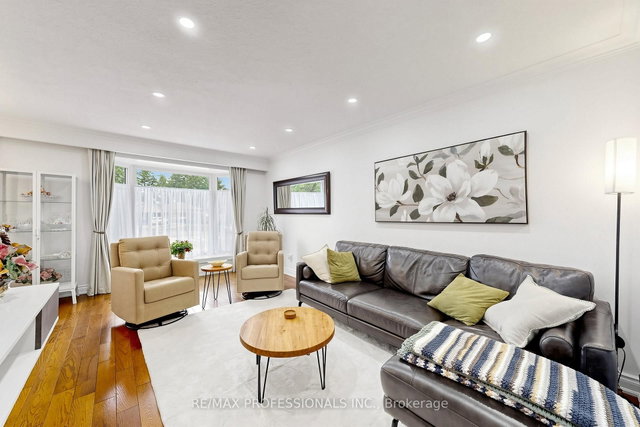 17 Barwell Crescent