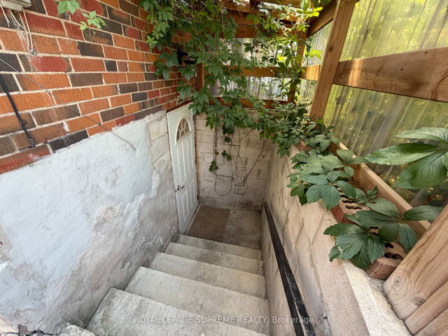 Bsmt - 1074 Briar Hill Avenue