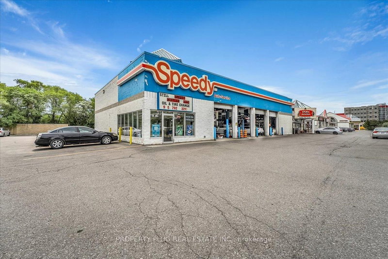 1783 Queen St E photo 3