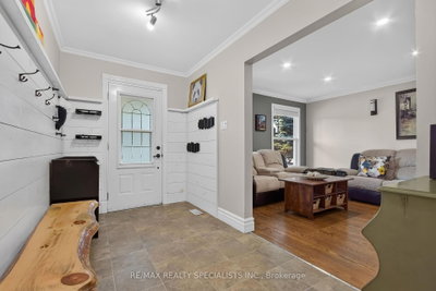 24 Regan Crescent — photo 5