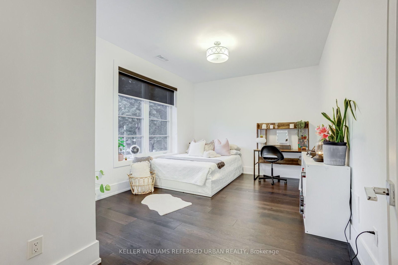57 Ambleside Avenue • Toronto, ON photo 27