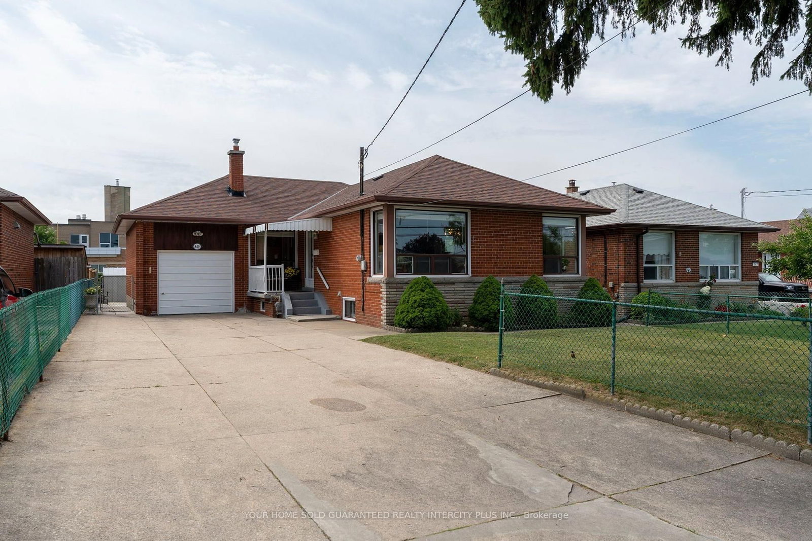 Detached House for sale at 549 Rustic Road, Toronto, Ontario, M6L 1X8 - Maple Leaf - MLS: W13543478