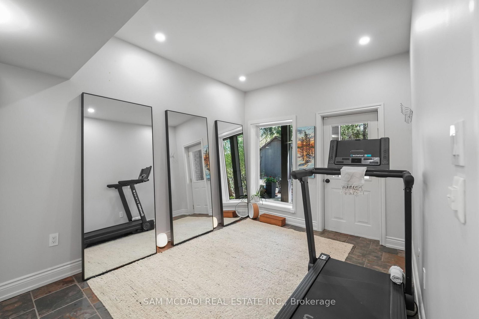 1273 Queen Victoria Avenue • Mississauga, ON photo 31