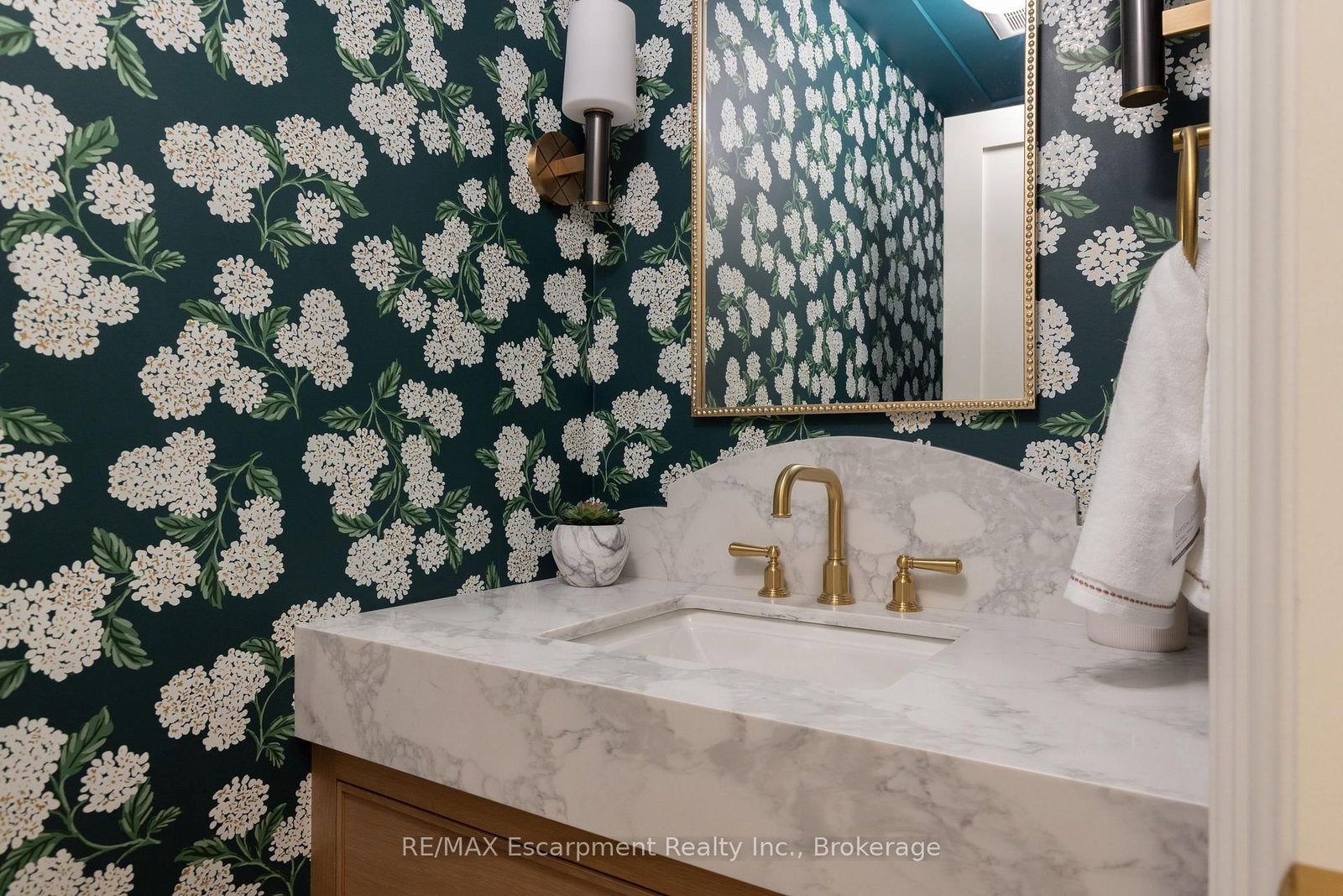 130 Edgecliffe Place • Burlington, ON photo 21