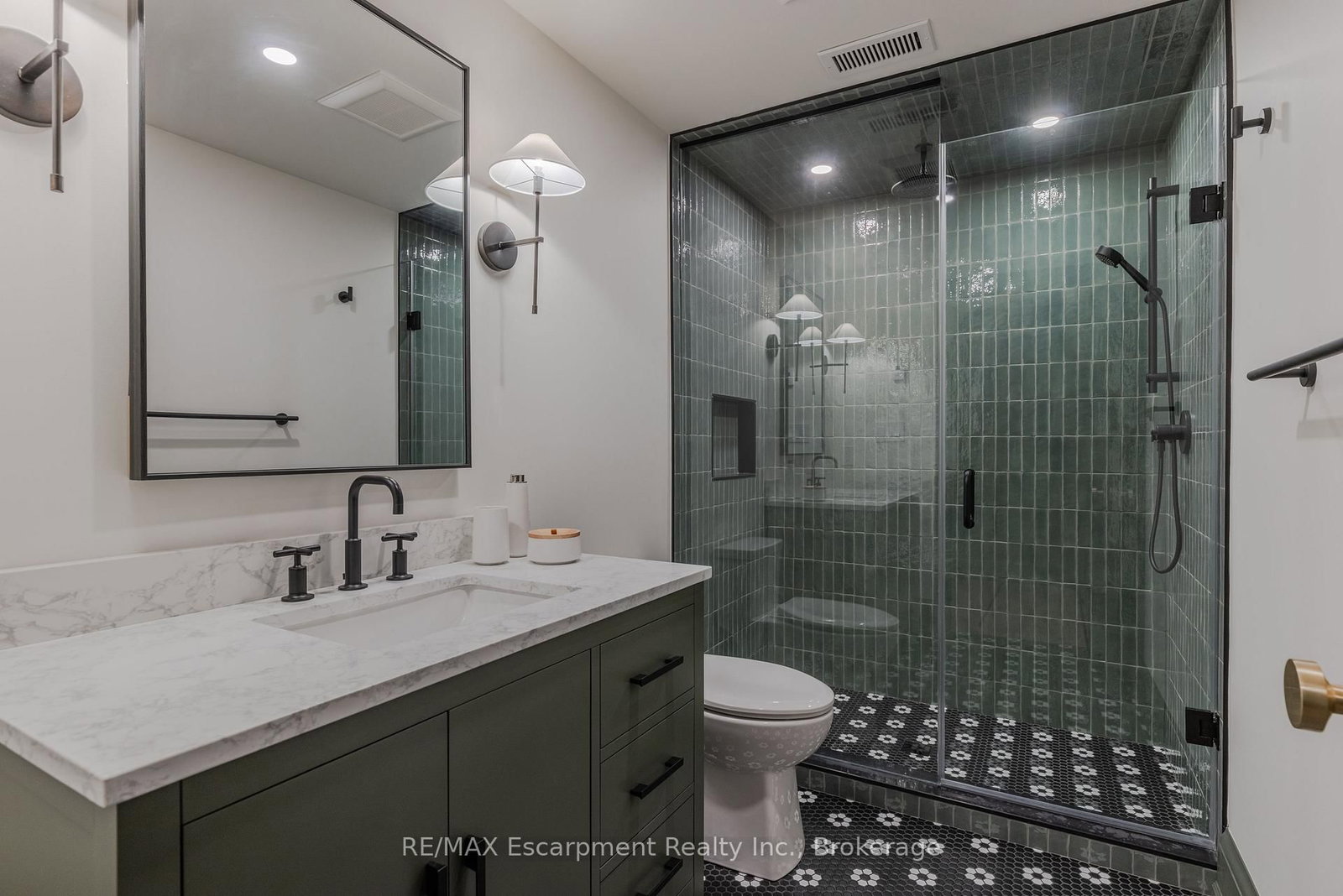 130 Edgecliffe Place • Burlington, ON photo 45