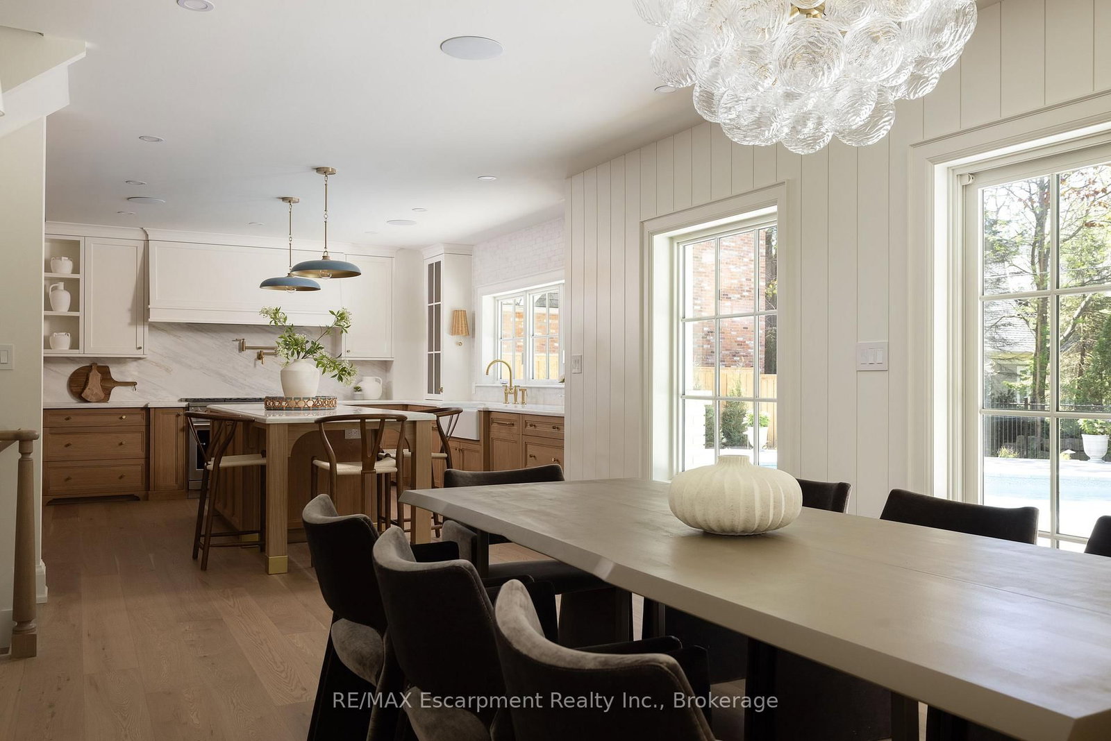 130 Edgecliffe Place • Burlington, ON photo 6