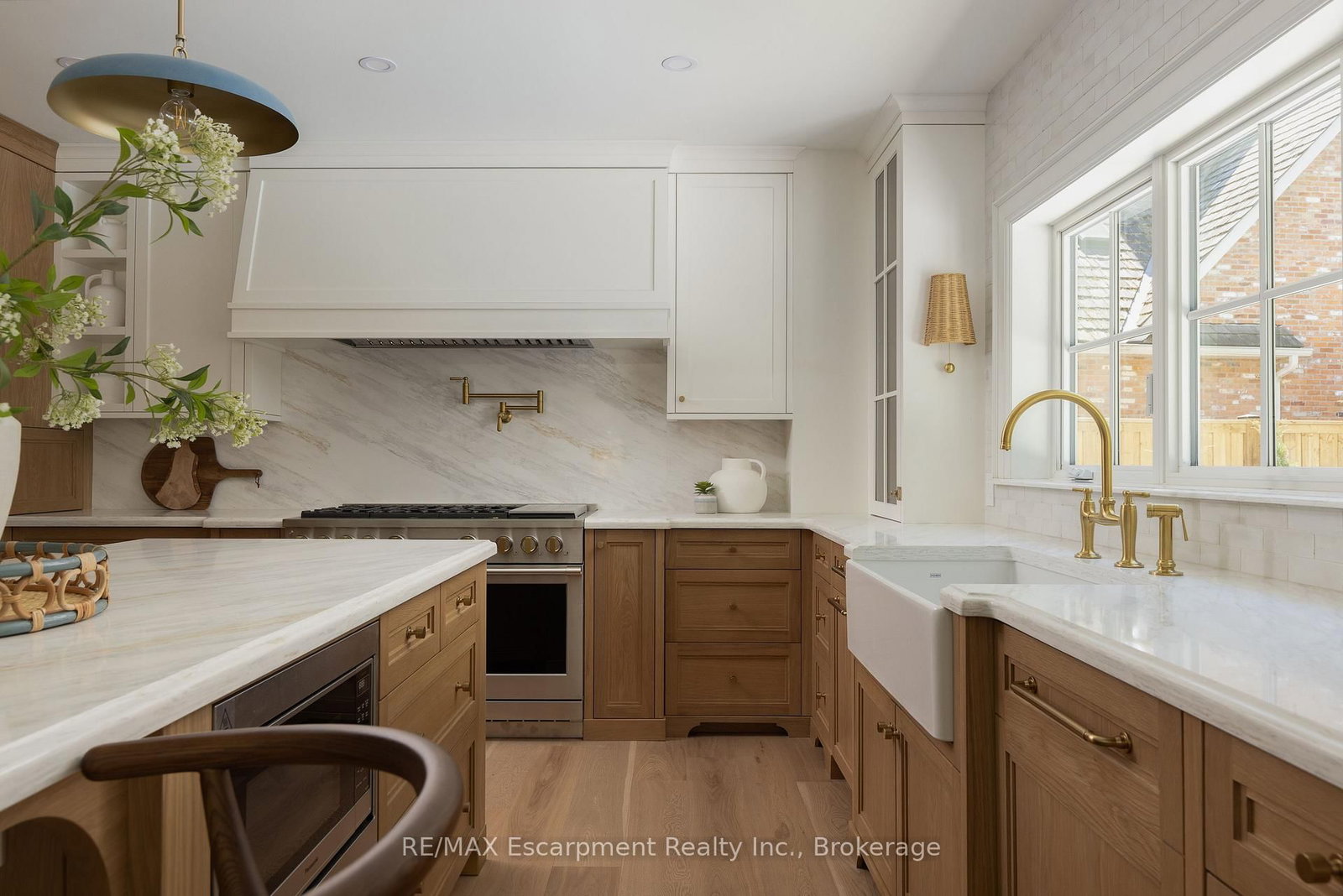 130 Edgecliffe Place • Burlington, ON photo 8