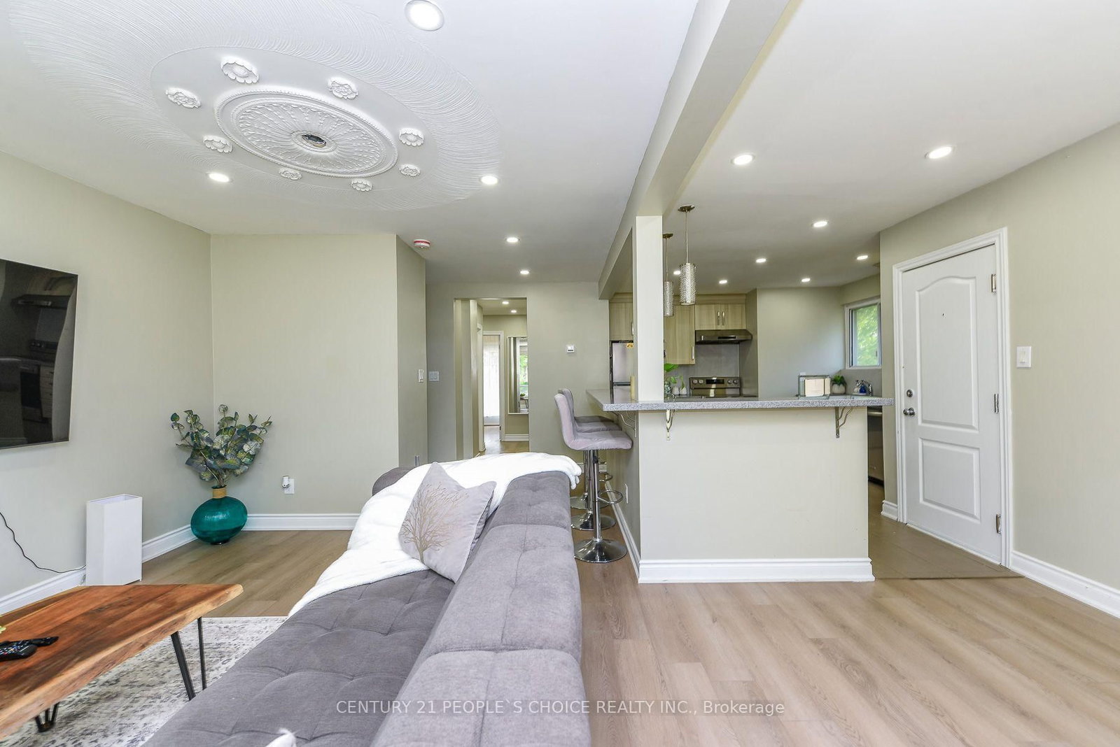 8 Fidelia Crescent • Brampton, ON photo 10