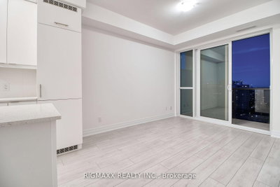 Unit 1503 — 30 Elm Drive W — photo 3