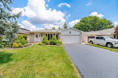 33 Grassmere Crescent