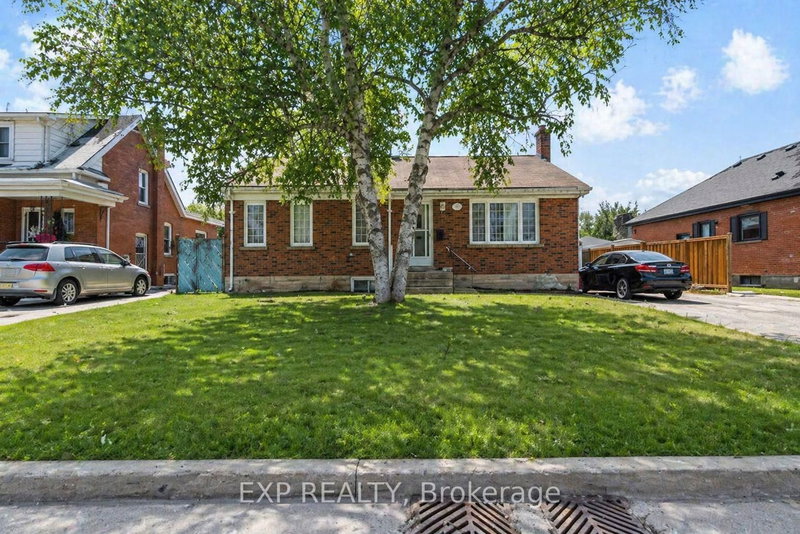 32 Guest Street, Brampton