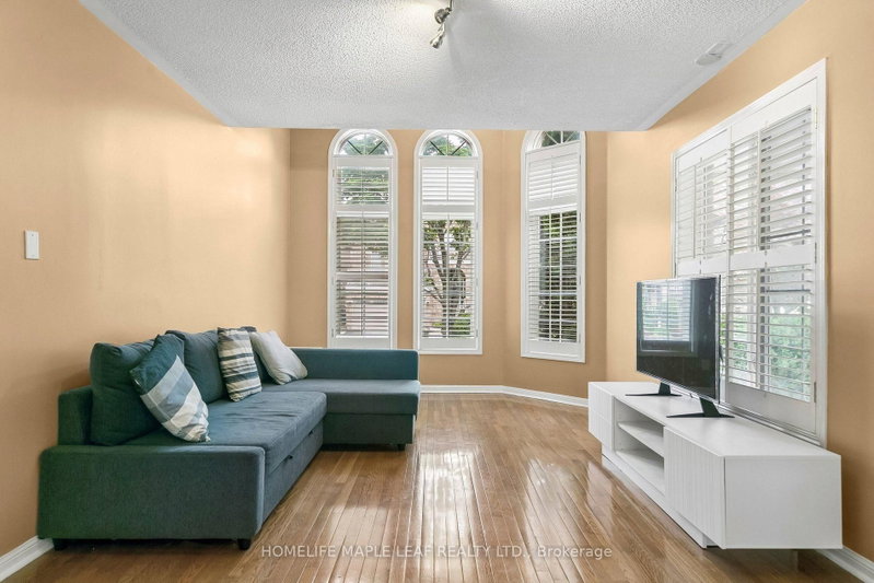3948 Deepwood Hts photo 4