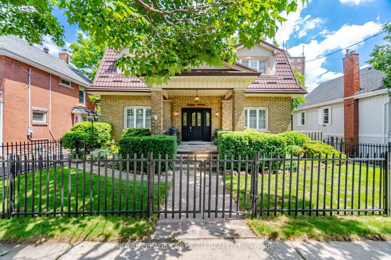 8 Elizabeth St S, Brampton, Ontario