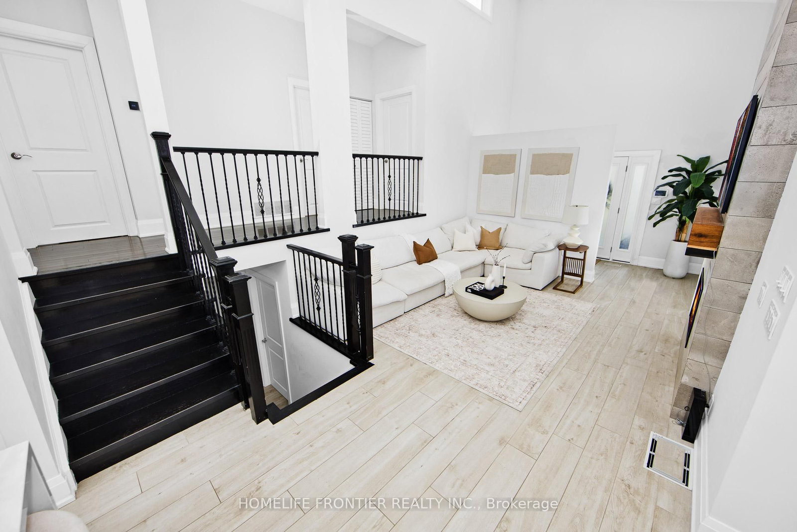 2138 Truscott Drive • Mississauga, ON photo 8