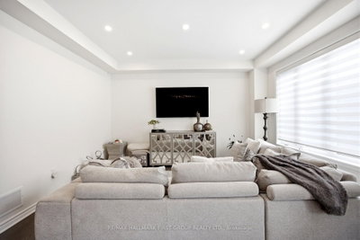 7 Salt Creek Terrace • Caledon, ON photo 9