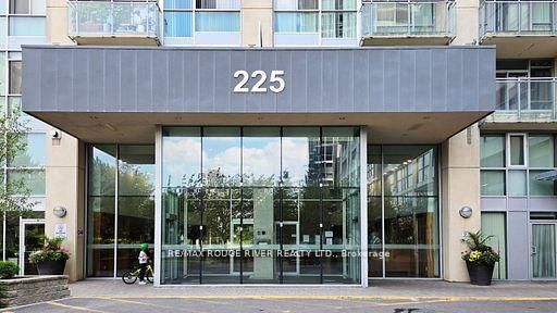 225 Webb Mississauga,ON L5B 4P2 — Photo 2