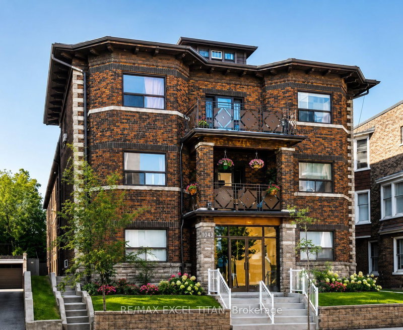 home for lease on 305-1643 Bloor Street W
