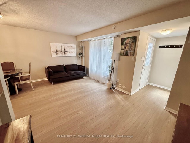 1117 - 20 Laidlaw Street