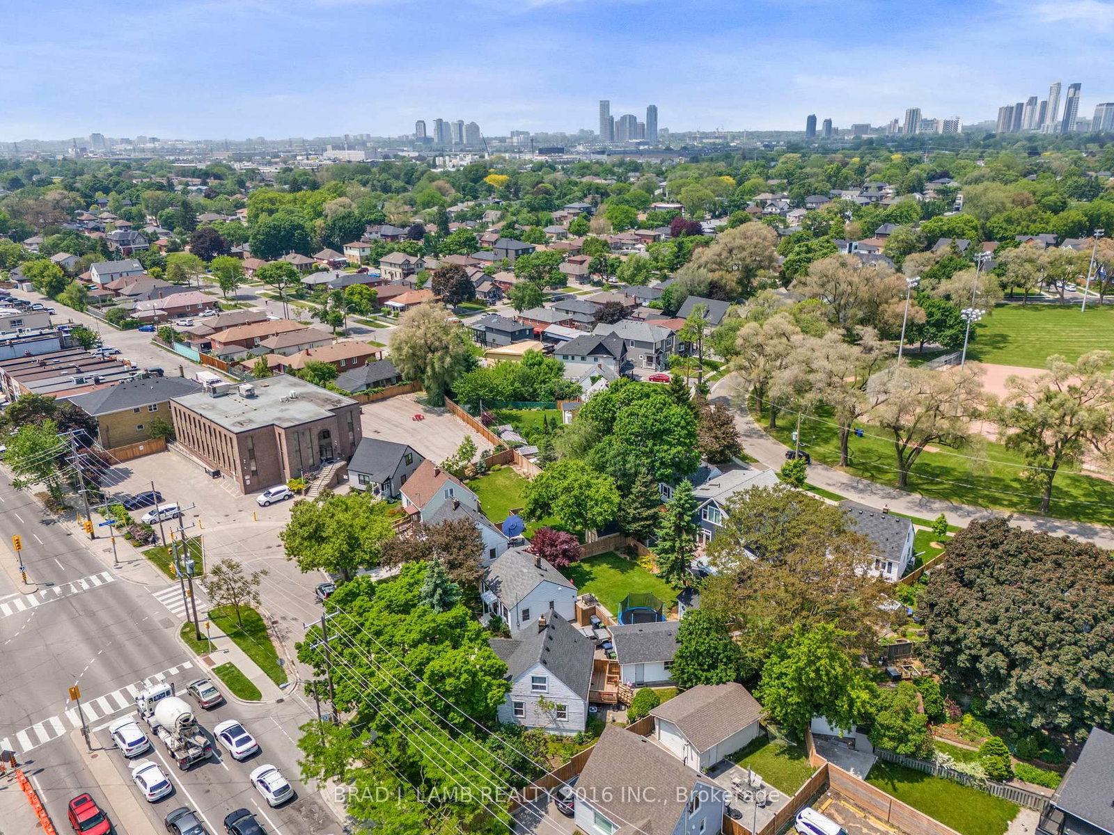794 The Queensway • Toronto, ON photo 18