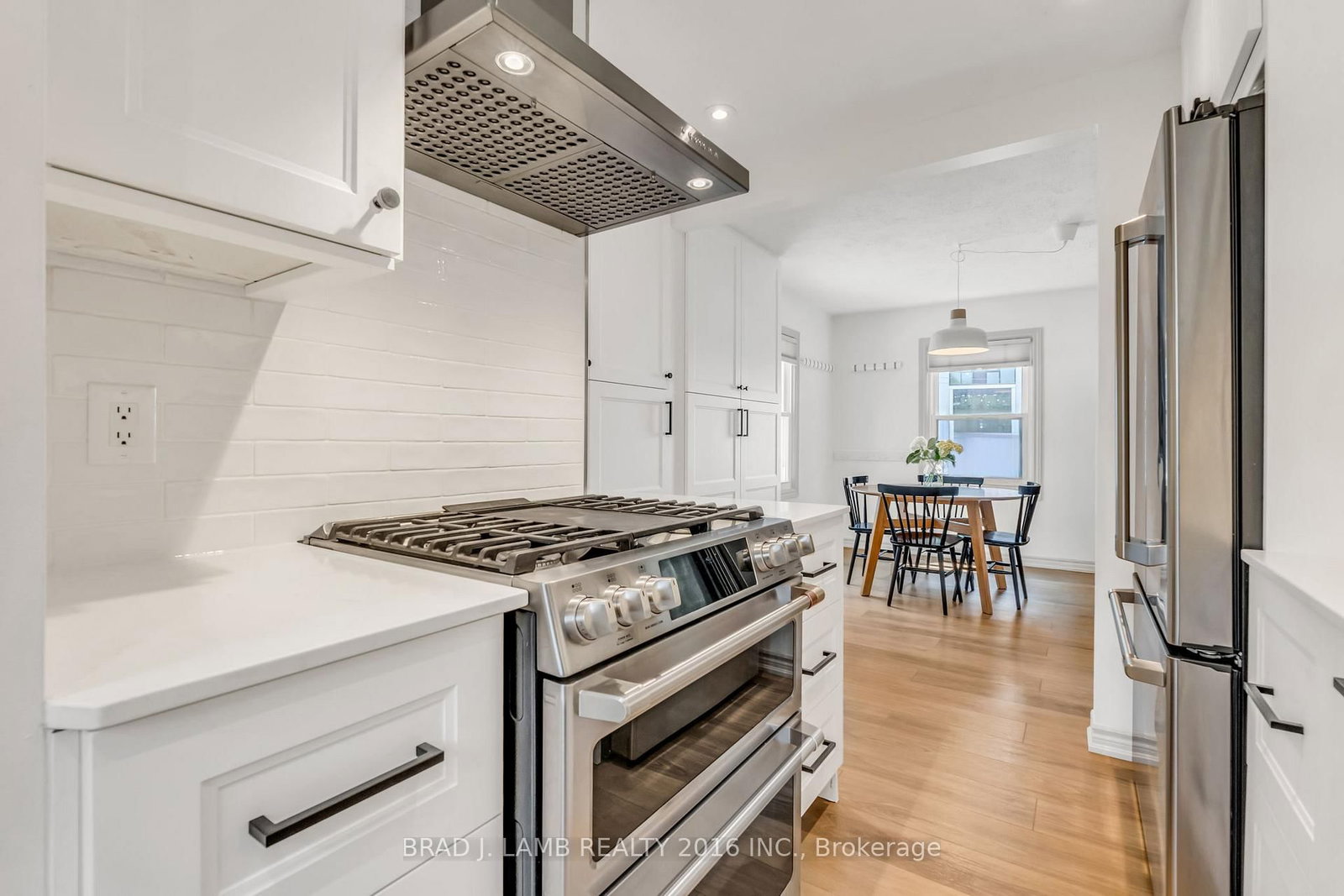 794 The Queensway • Toronto, ON photo 6
