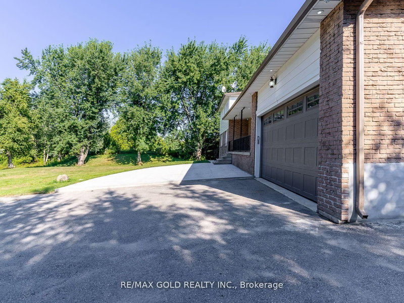 19139 Heart Lake Rd photo 5